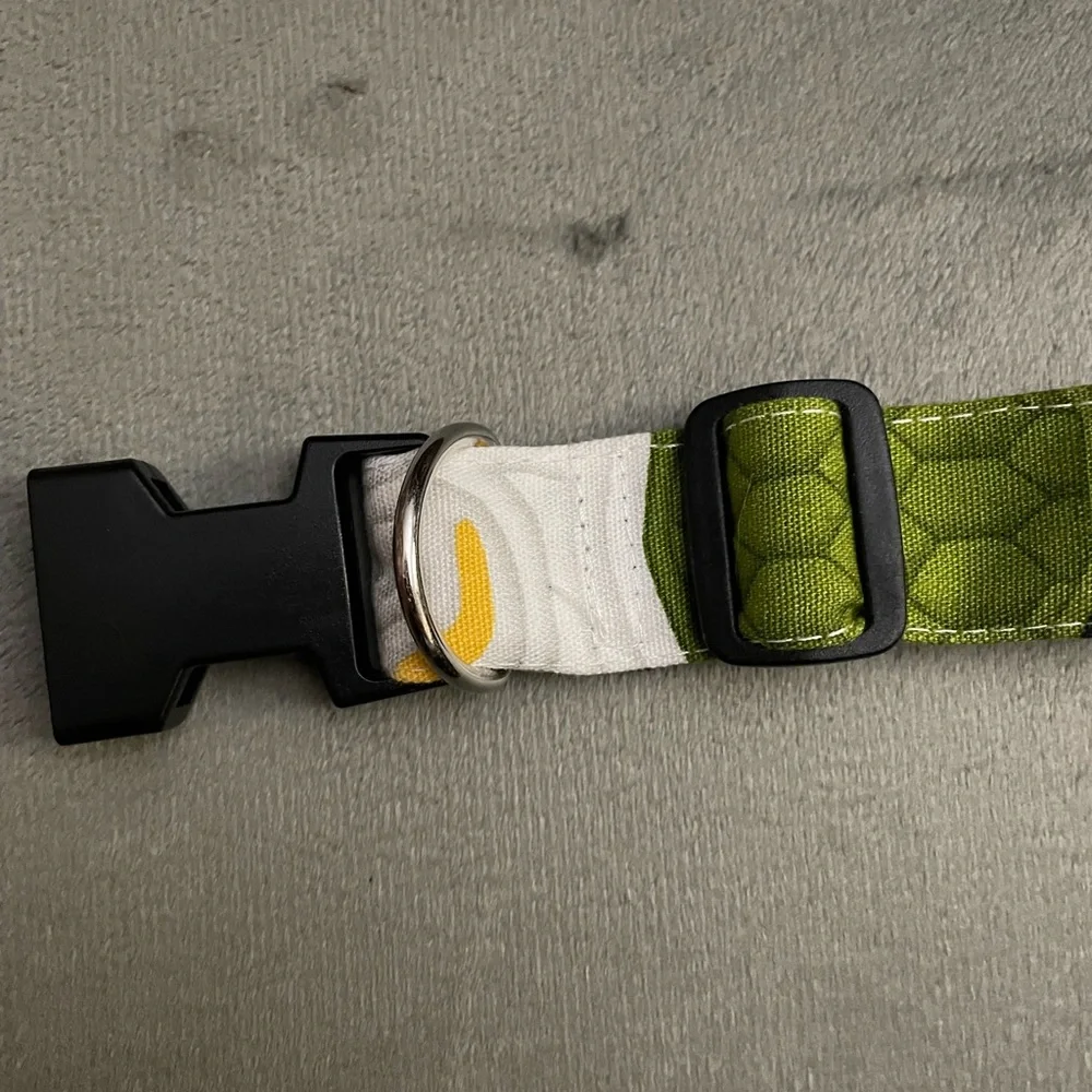 Brand new Hawaiian Green White Yellow Dog Collar Size 8-12”.
